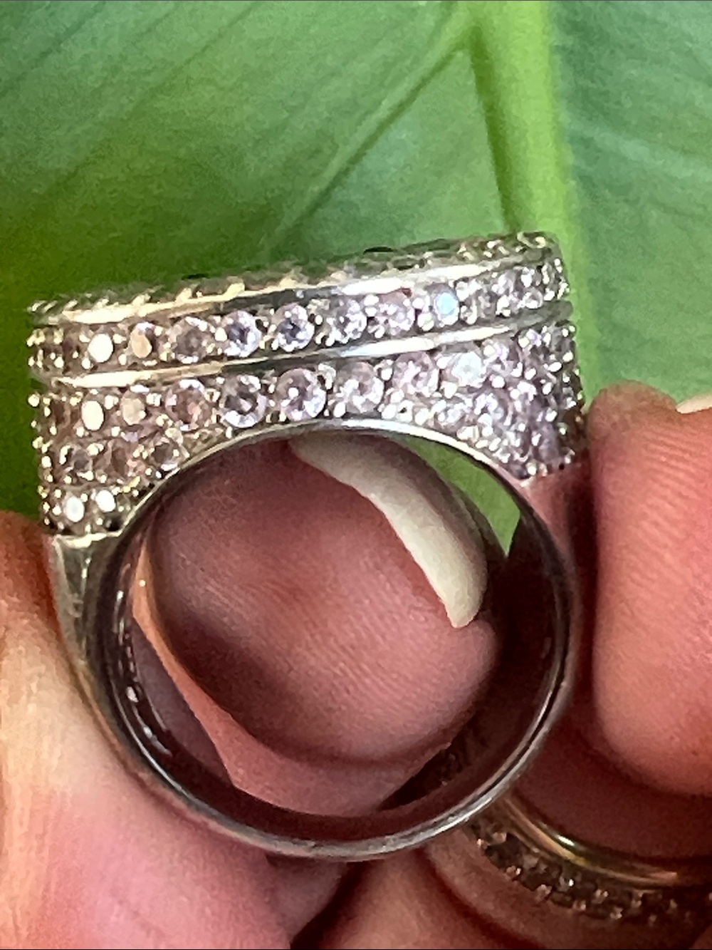 HELLO KITTY for DIAMONIQUE -
Hello Kitty Silver Crystal Round Ring with Red Bow - Picture 3 of 7